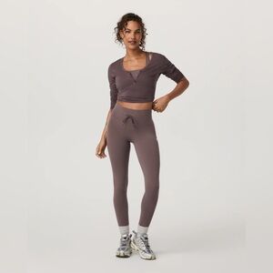 NWT Vuori Daily Form Legging Huckleberry